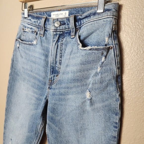 Abercrombie & Fitch The Skinny High Rise Chewed Hem Jeans-Size 2/26 (NWT) - Picture 5 of 14
